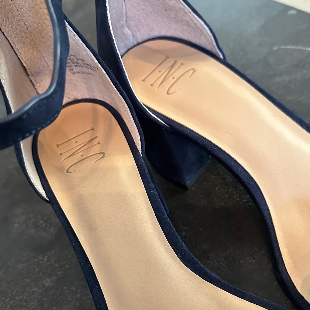 INC International Concepts Navy Leather Scalloped Heels- New! Sz 9 - Picture 3 of 5